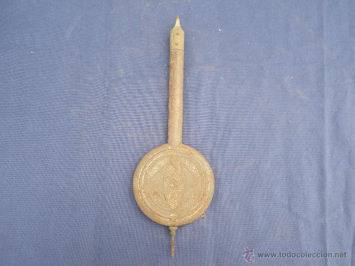 Recambios de relojes: ANTIGUO PENDULO  PARA RELOJ ,,. VER - Foto 1