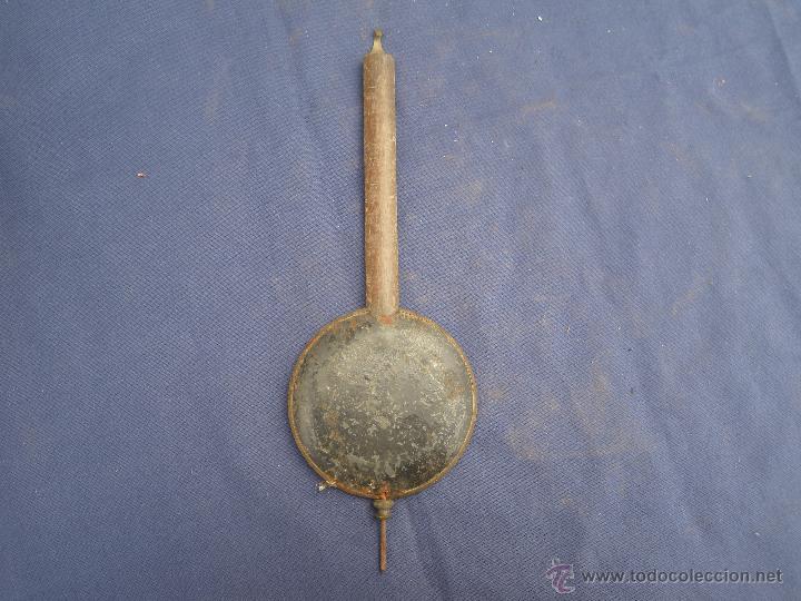Recambios de relojes: ANTIGUO PENDULO  PARA RELOJ ,,. VER - Foto 2