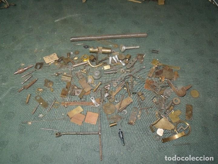 Ersatzteile f&uuml;r Uhren: gran lote de piezas peque&ntilde;as para relojes antiguos- lote 29