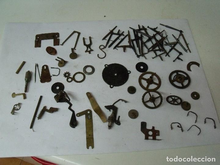 Ersatzteile f&uuml;r Uhren: 69 piezas para relojes antiguos- lote 56