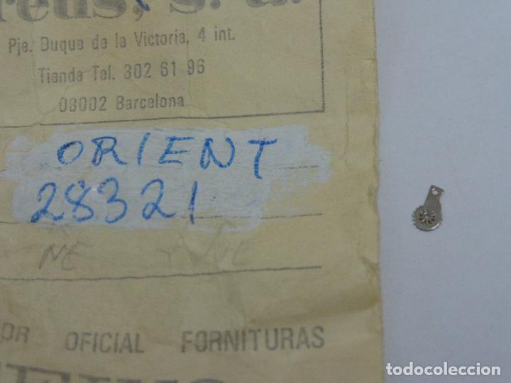 Recambios de relojes: Orient 28321, restos, cierre de taller. - Foto 1