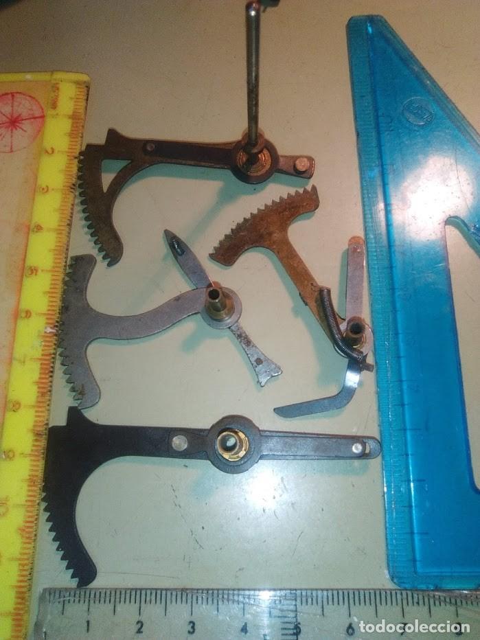 Pe&ccedil;as de reposi&ccedil;&atilde;o de rel&oacute;gios: Serretas para relojer&iacute;a grande diferentes tipos