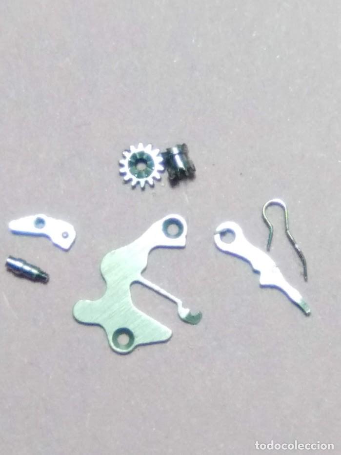 Pe&ccedil;as de reposi&ccedil;&atilde;o de rel&oacute;gios: Felsa - 4022 - piezas a la vista