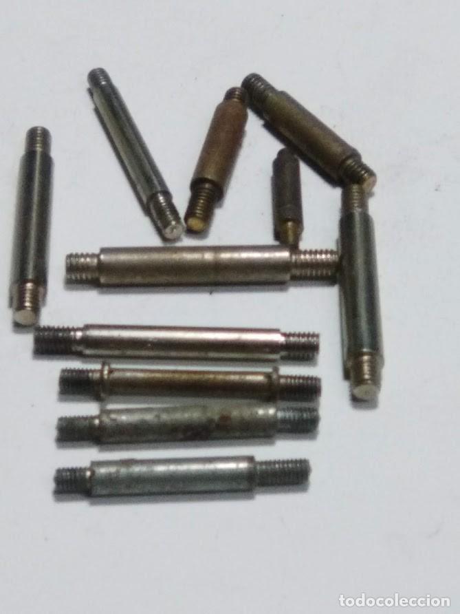 Recambios de relojes: Ejes para asas despertador (cod. VS) - Foto 1