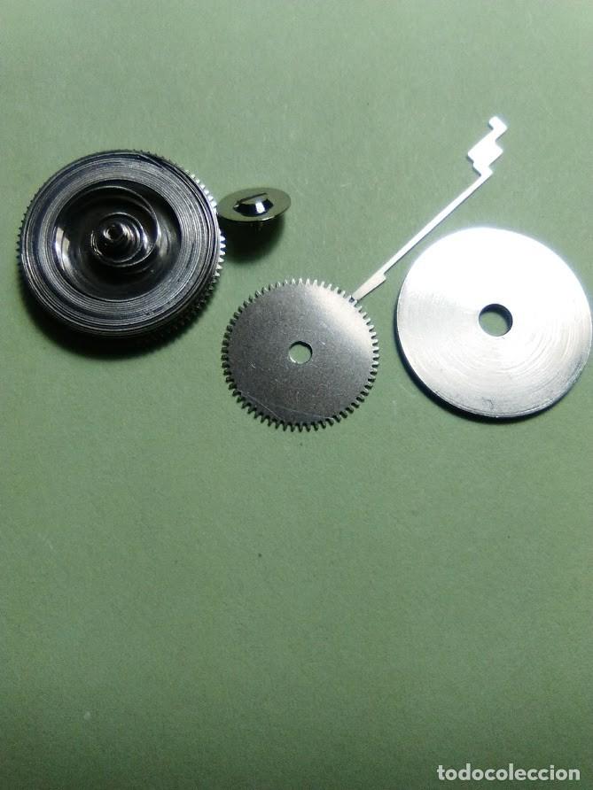 Pi&egrave;ces de rechange de montres et horloges: Seiko 7S26A - barrilete / rda. rochete y tornillo / trinque de rochete (cd.- EL)