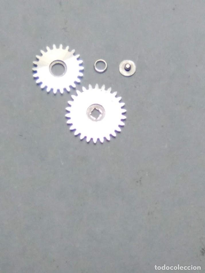 Recambios de relojes: Eta - 2412 - rda.rochete,rda.corona con su aro y tornillo rosca al rev&eacute;s (cd-U10)