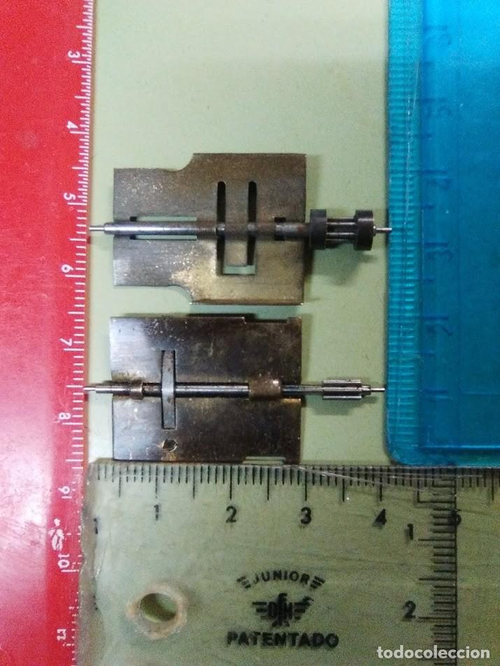 Pi&egrave;ces de rechange de montres et horloges: 2 ventoleras diferentes para relojer&iacute;a gruesa ( cd -