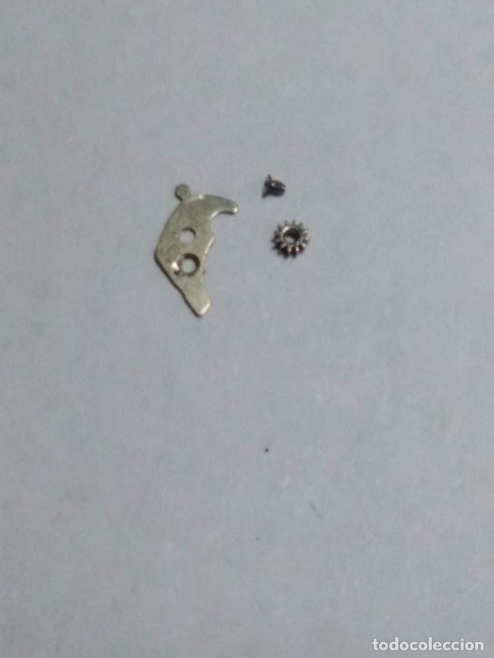Ersatzteile f&uuml;r Uhren: ETA  2510  - pi&ntilde;&oacute;n de transmisi&oacute;n+placa soporte -    (cd-2345)