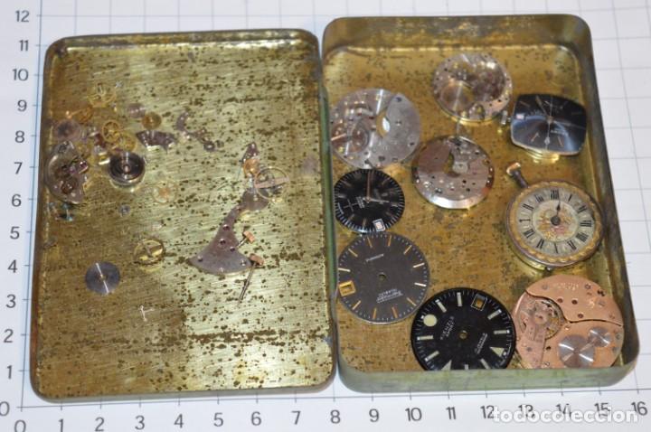 Recambios de relojes: ANTIGUO - VINTAGE - Caja con de piezas / accesorios - Desguace variados relojes - ¡Mira! Lote 06 - Foto 1 - 211474955