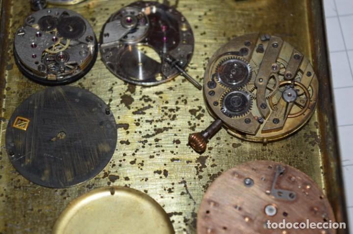 Recambios de relojes: ANTIGUO - VINTAGE - Caja con de piezas / accesorios - Desguace variados relojes - ¡Mira! Lote 06 - Foto 18 - 211474955