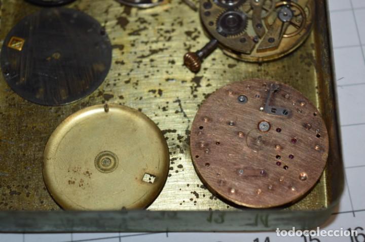 Recambios de relojes: ANTIGUO - VINTAGE - Caja con de piezas / accesorios - Desguace variados relojes - ¡Mira! Lote 06 - Foto 19 - 211474955