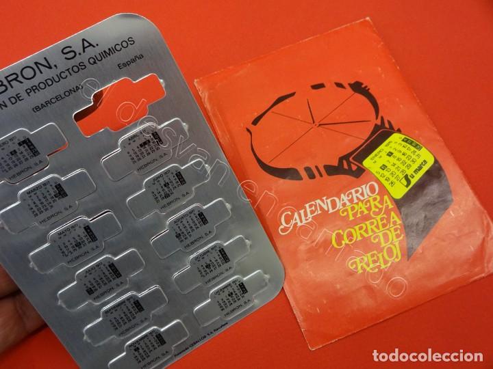 Ricambi di orologi: Antiguos calendarios met&aacute;licos para correa de reloj. A&ntilde;o 1977
