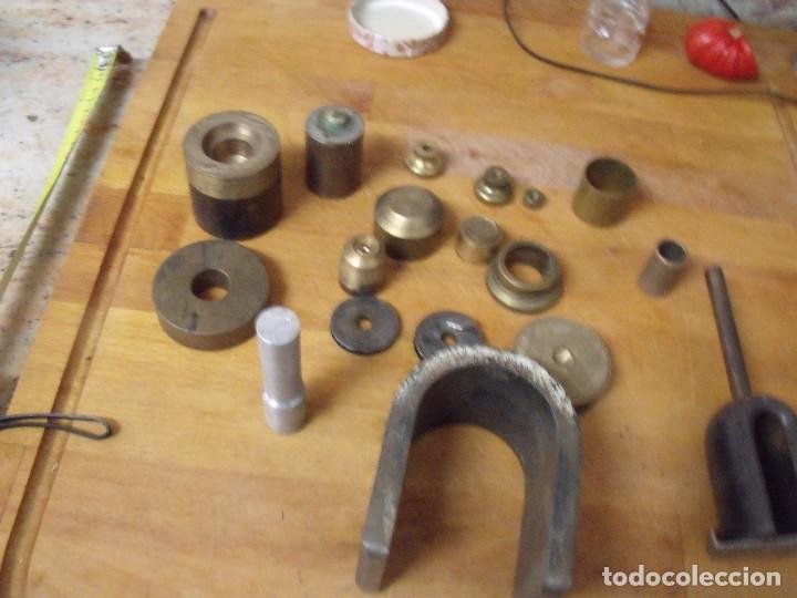 Pe&ccedil;as de reposi&ccedil;&atilde;o de rel&oacute;gios: 18 piezas para herrramientas de relojero- lote 310