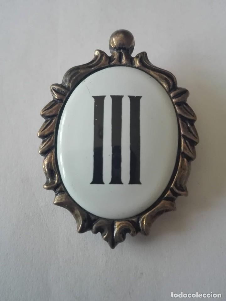 Ersatzteile f&uuml;r Uhren: ANTIGUO NUMERO ROMANO DE PORCELANA PARA RELOJ