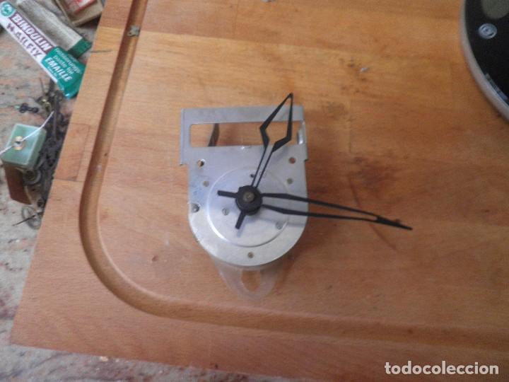Pe&ccedil;as de reposi&ccedil;&atilde;o de rel&oacute;gios: maquinaria antigua electronica- lote 326