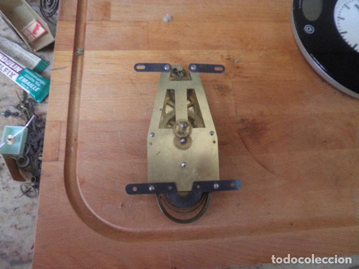 Pe&ccedil;as de reposi&ccedil;&atilde;o de rel&oacute;gios: maquinaria de volante de reloj antiguo- lote 326
