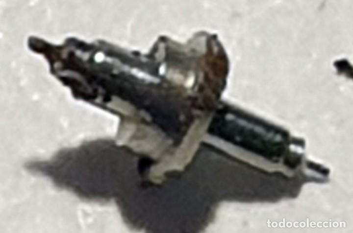 Ersatzteile f&uuml;r Uhren: EJE VOLANTE DE RELOJ TISSOT - CALIBRE 38,2 - RONDA 3040 - X