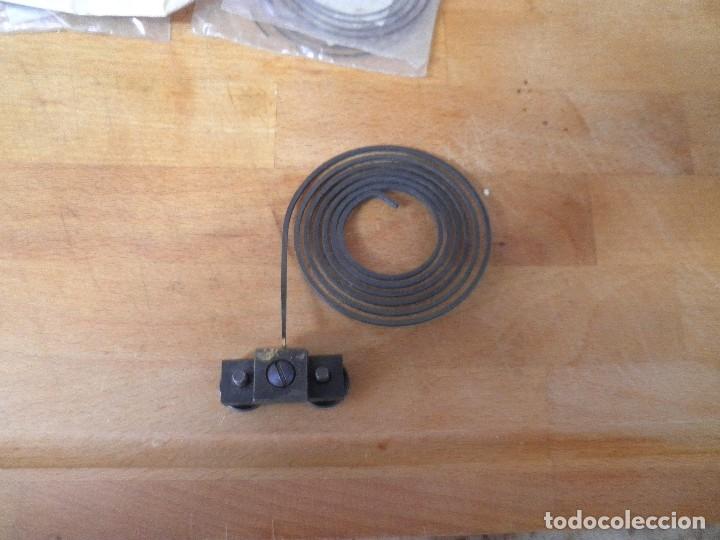 Ersatzteile f&uuml;r Uhren: gong con soporte de tornilleria en hierro forjado- lote 326