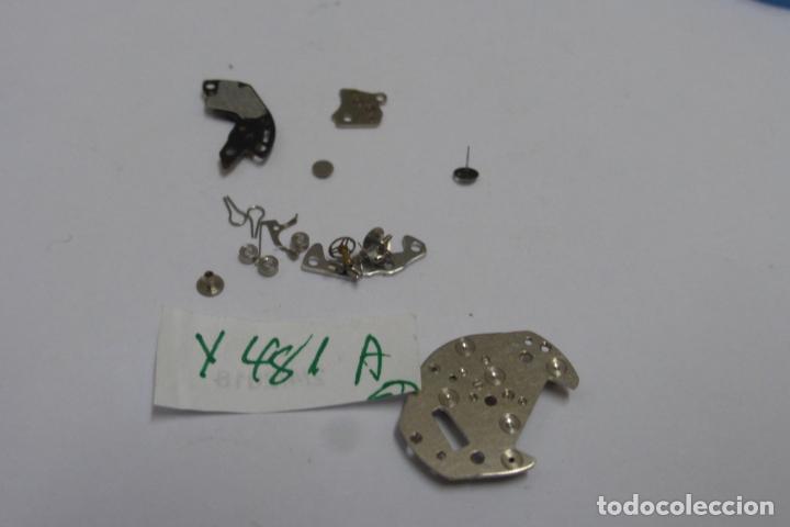 Ricambi di orologi: Y 481A, restos de taller