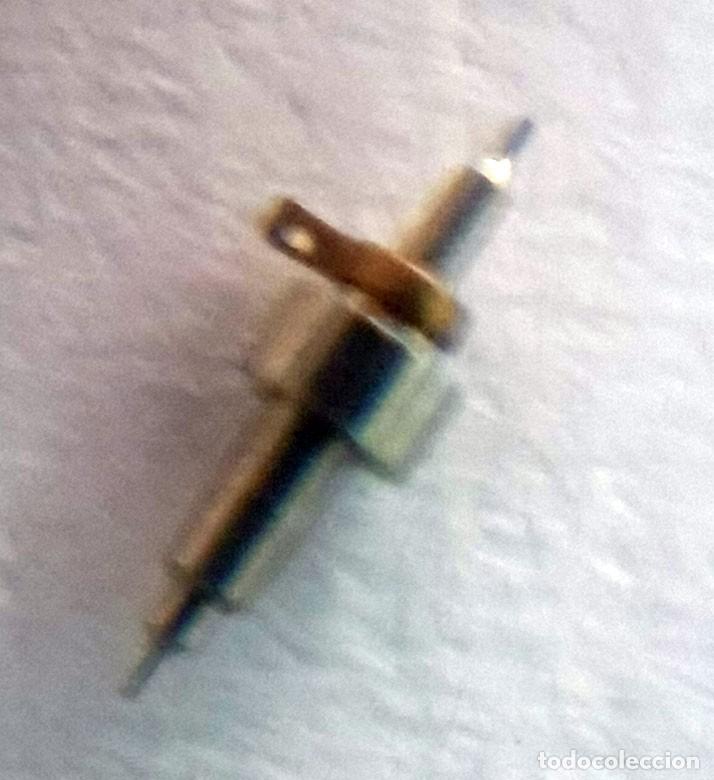 Ersatzteile f&uuml;r Uhren: EJE VOLANTE DE RELOJ AMIDA 9 3/4 - CALIBRE 60 - IMAGEN REAL AMPLIADA - BALANCE STAFF