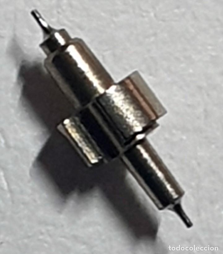 Ersatzteile f&uuml;r Uhren: EJE VOLANTE DE RELOJ AMIDA 13 &Oslash; - CALIBRE 162, 163 &agrave; doigt - IMAGEN REAL AMPLIADA - BALANCE STAFF
