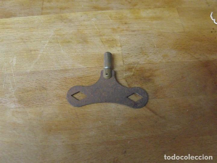 Ersatzteile f&uuml;r Uhren: antigua llave del n&ordm; 11- valida para alfonsinos y ojos de buey paris- lote 340
