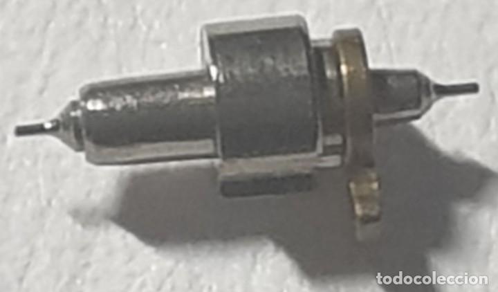 Recambios de relojes: EJE VOLANTE DE RELOJ BRAC 13&acute;&acute; - CAL: 37, 39, 40, 41, 42, 50, 51, 52, 90, - IMAGEN REAL AMPLIADA - X