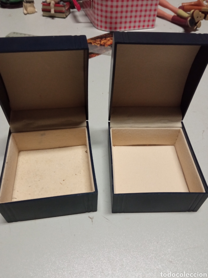 Pi&egrave;ces de rechange de montres et horloges: Dos cajas de relojes