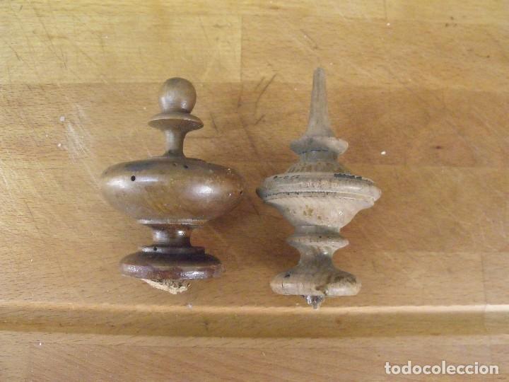 Recambios de relojes: 2 adornos en madera para mueble reloj alfonsino- lote 19