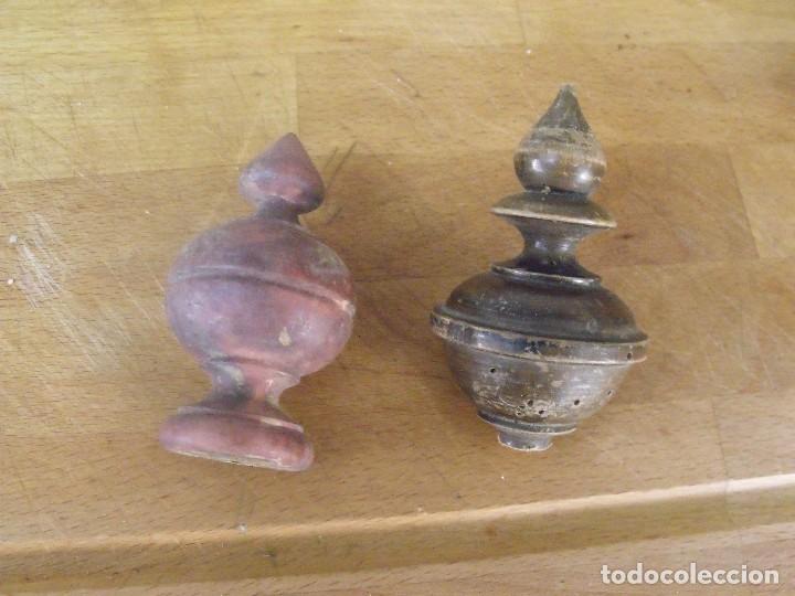 Recambios de relojes: 2 adornos en madera para mueble reloj alfonsino- lote 19