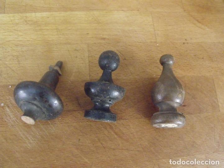 Recambios de relojes: 3 adornos en madera para mueble reloj alfonsino- lote 19