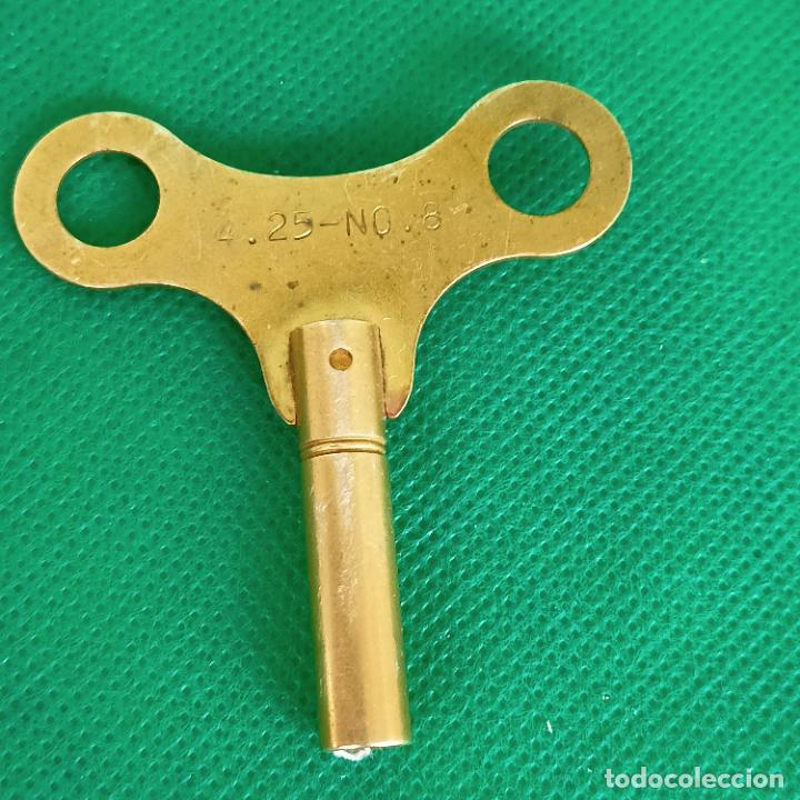 Pe&ccedil;as de reposi&ccedil;&atilde;o de rel&oacute;gios: llave cuerda 4.25-no.8