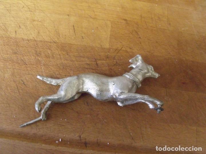 Pi&egrave;ces de rechange de montres et horloges: ANTIGUA FIGURA DE LEBREL PARA RELOJ DE SOBREMESA- LOTE 433