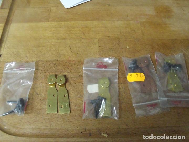 Pi&egrave;ces de rechange de montres et horloges: 4 pares de ganchos para sujetar el mueble de relojes de pared-lote 465