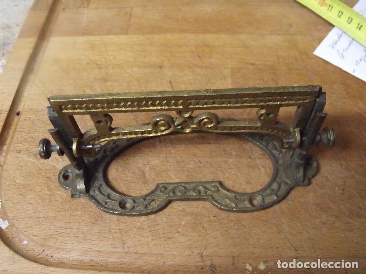 Ersatzteile f&uuml;r Uhren: soporte antiguo para sujetar maquinaria de reloj grande-lote 465
