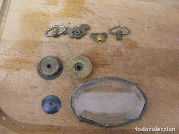 Ersatzteile f&uuml;r Uhren: PIEZAS DE DESPERTADOR ANTIGUO-CRISTAL BISELADO Y MARTILLOS-LOTE 470
