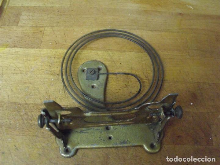 Ersatzteile f&uuml;r Uhren: ANTIGUO SOPORTE CON GONG PARA RELOJ ALFONSINO- LOTE 494