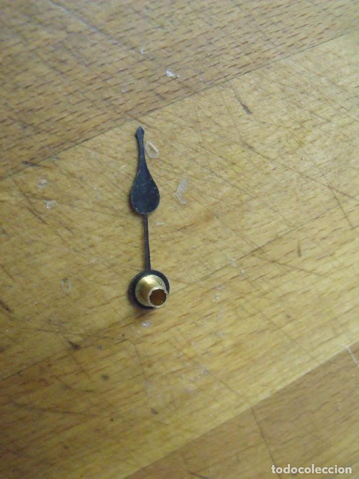 Pi&egrave;ces de rechange de montres et horloges: 1 AGUJA DORADA HORARIA PARA MAQUINARIA PARIS RELOJ SOBREMESA- LOTE 496