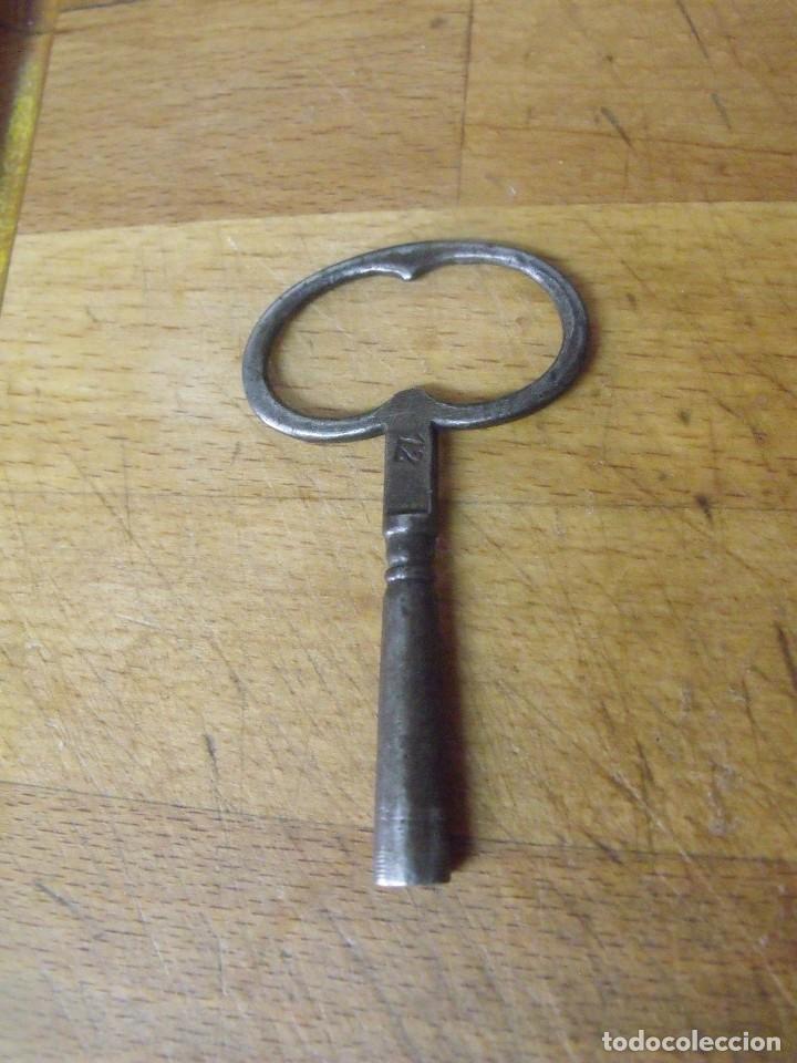 Recambios de relojes: antigua llave de forja n&ordm; 12 para maquinarias paris-OJOS BUEY-ALFONSINOS- PARED- LOTE 422