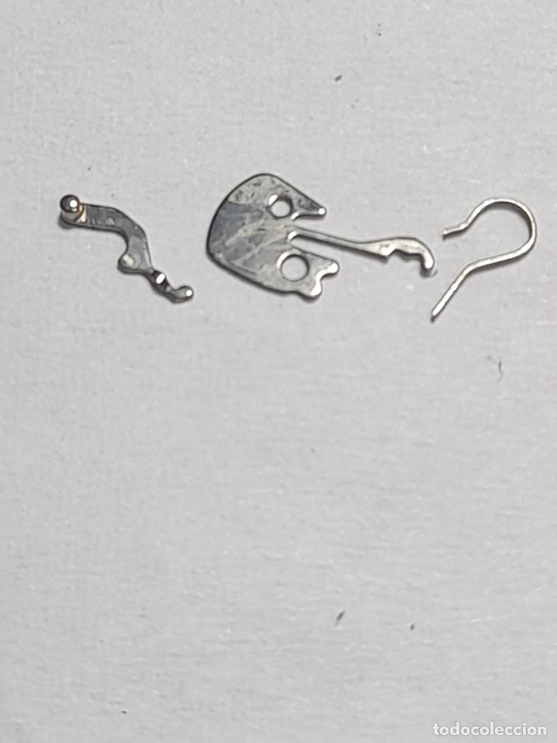 Pi&egrave;ces de rechange de montres et horloges: ETA - 2410 - b&aacute;scula, muelle.+pza. 445 - (co-6998)