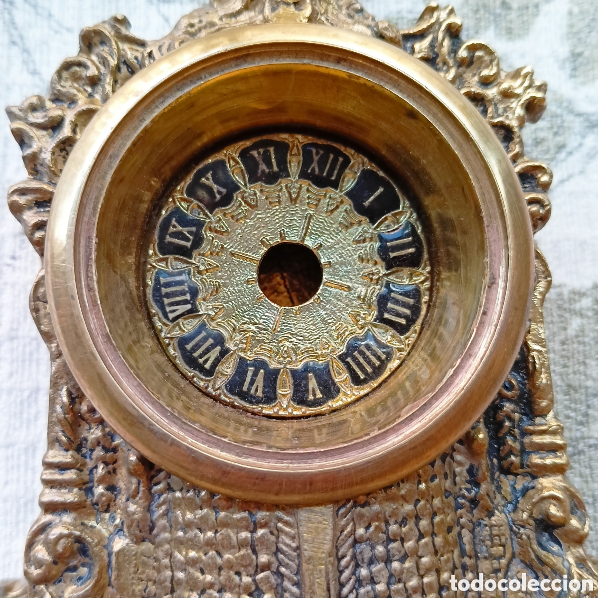 Recambios de relojes: EXTRUCTURA METALICA MUY DECORADA PARA RELOJ.