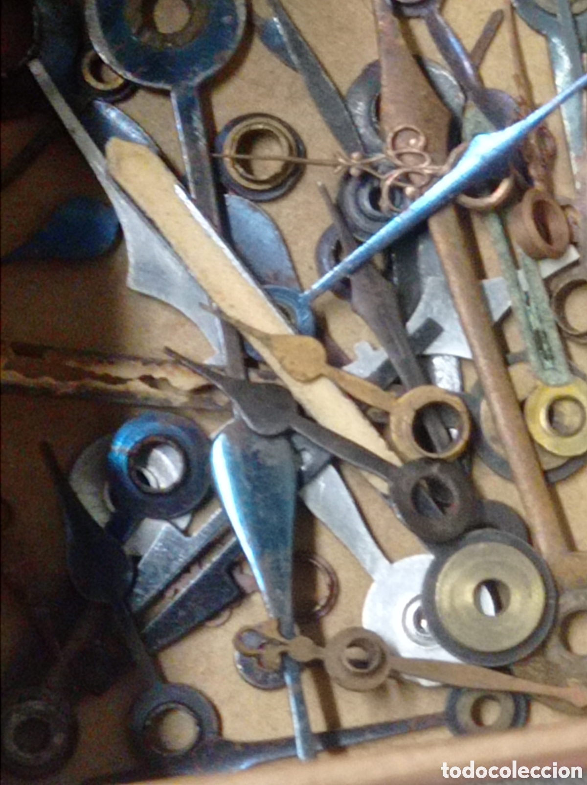 Recambios de relojes: Lote agujas saetas reloj antiguo surtidas (unas 30)