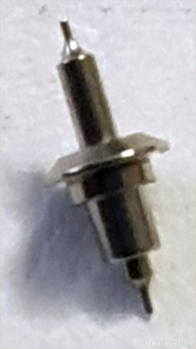Ricambi di orologi: EJE VOLANTE DE RELOJ RECORD - CALIBRE 27 - IMAGEN REAL AMPLIADA - X