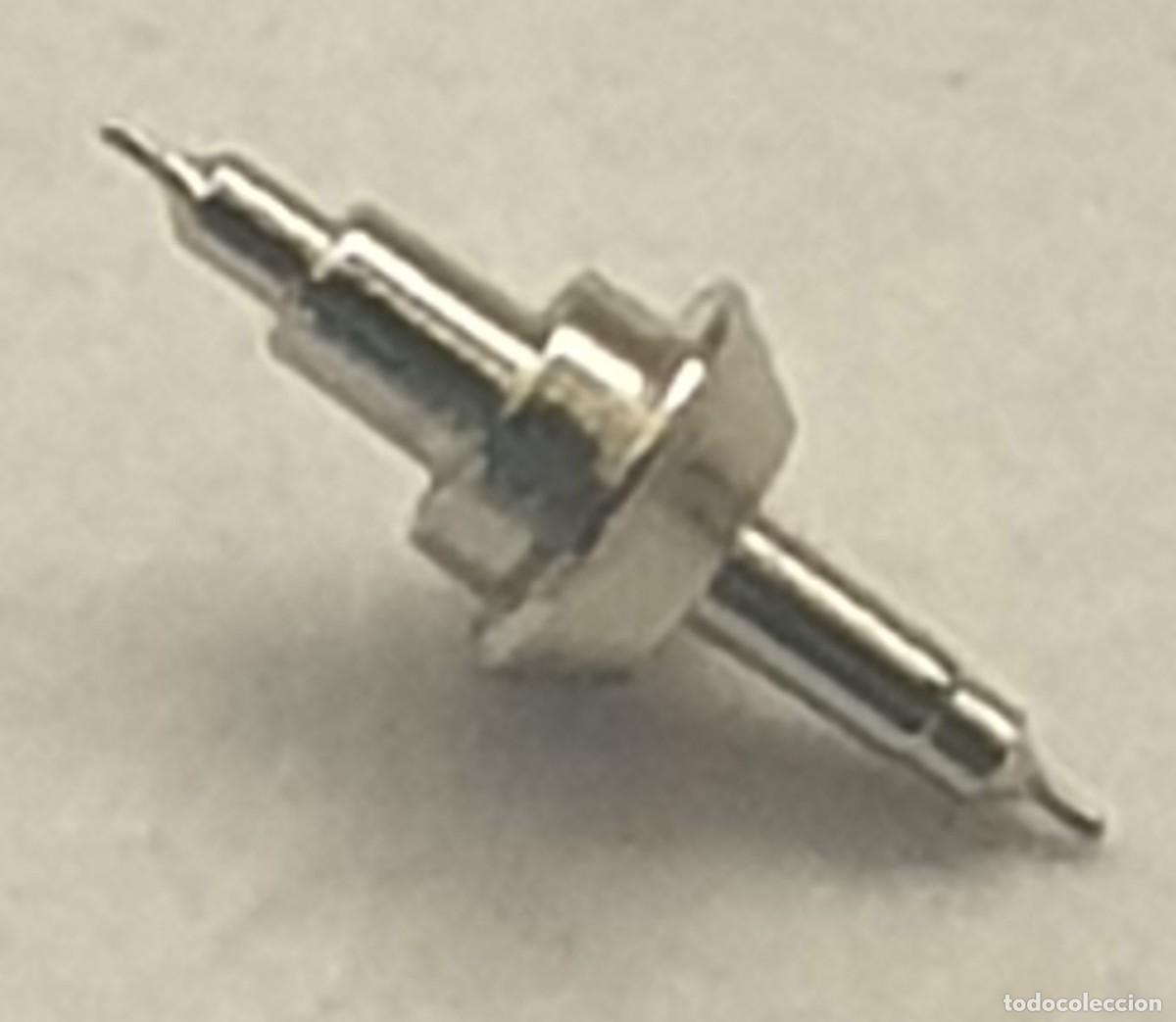 Spare Parts for Watches: EJE VOLANTE DE RELOJ RECONVILIER 16&acute;&acute; 4 - 18&acute;&acute; 4 - IMAGEN REAL AMPLIADA - BALANCE STAFF