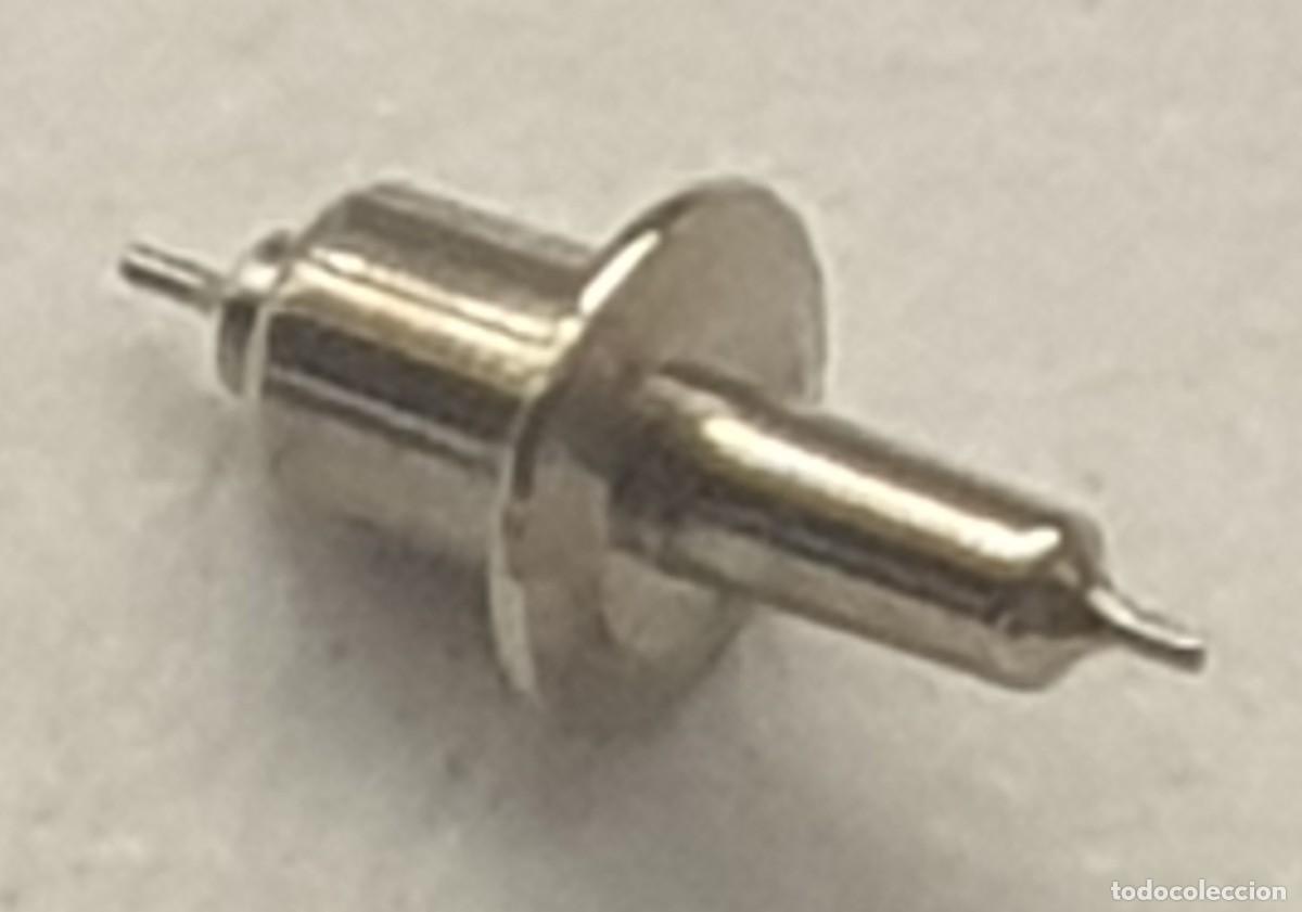 Spare Parts for Watches: EJE VOLANTE DE RELOJ BUREN 10 1/2&acute;&acute; - 370 INCA - IMAGEN REAL AMPLIADA - BALANCE STAFF