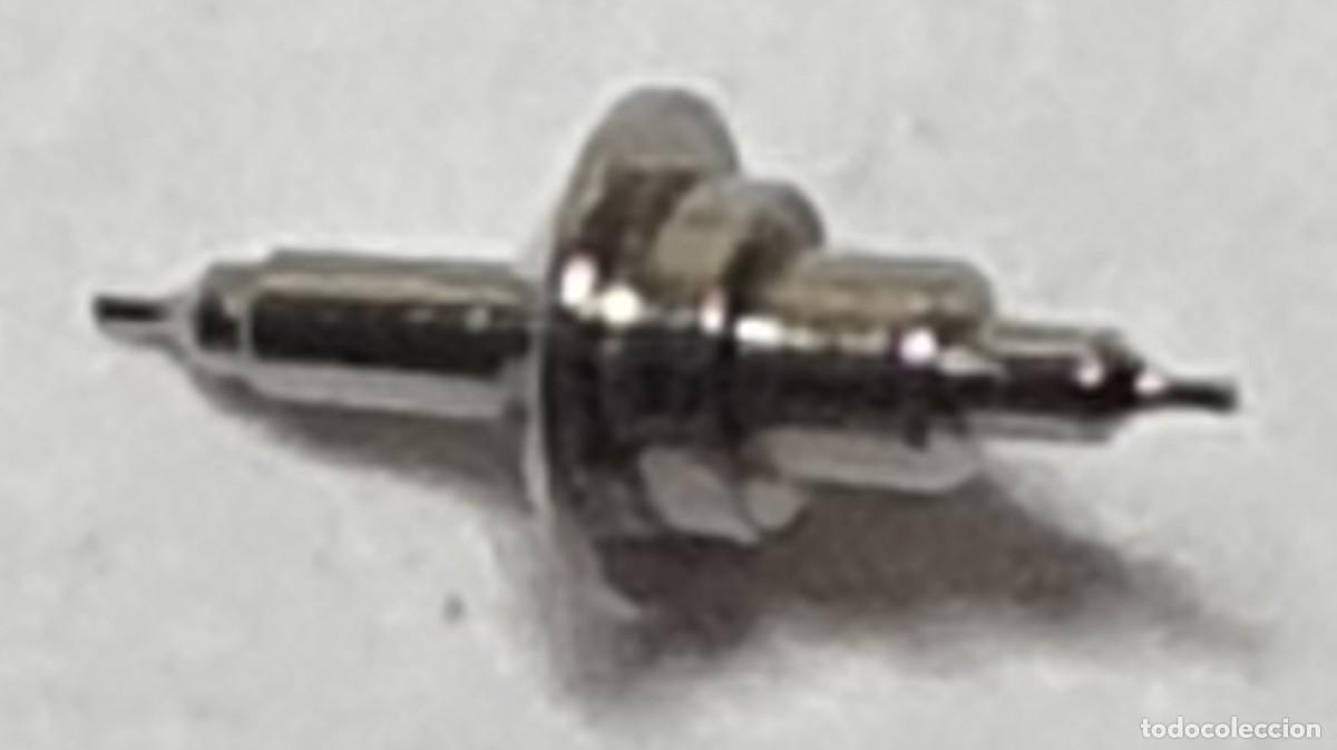 Recambios de relojes: EJE VOLANTE DE RELOJ CALIBRE 3917 - IMAGEN REAL AMPLIADA - X