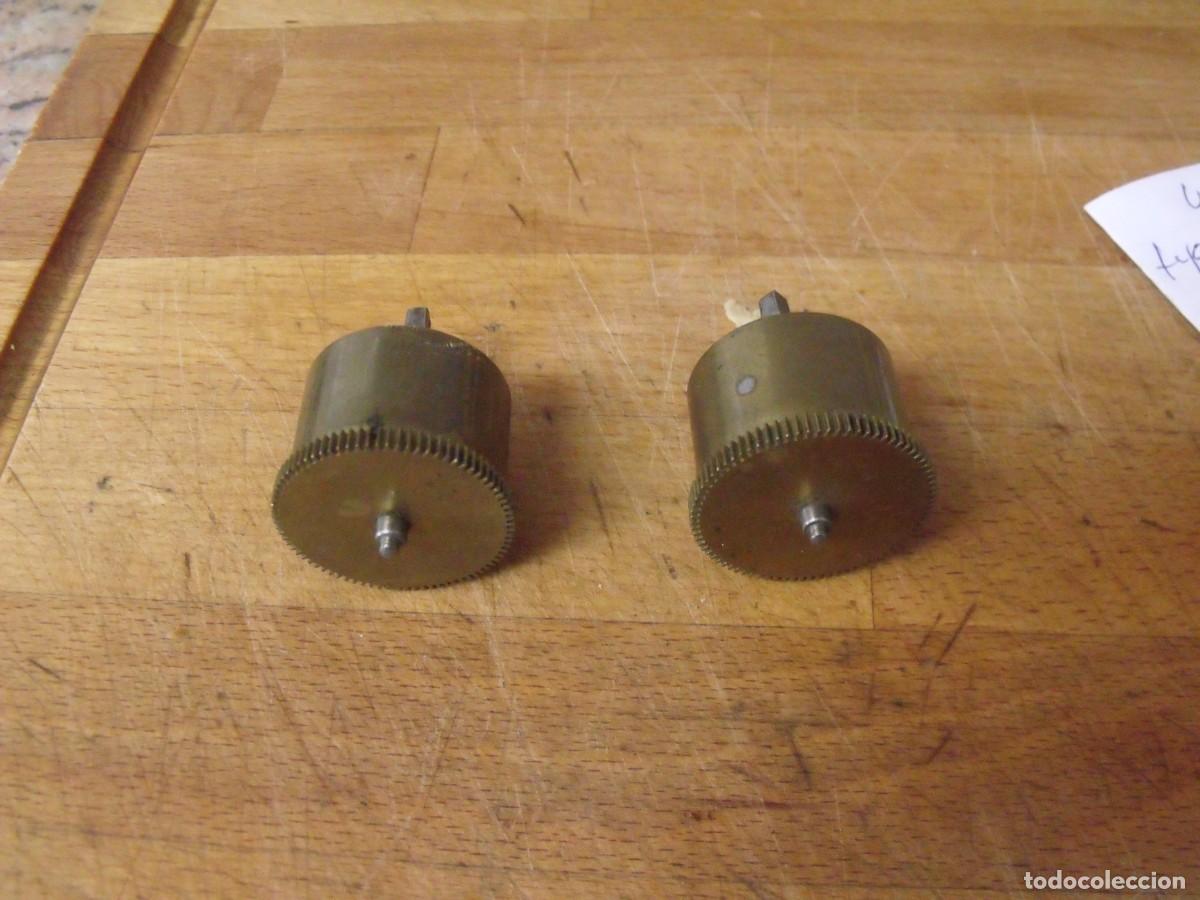 Ersatzteile f&uuml;r Uhren: 2 barriletes con muelle real- 40 x 25 mm-lote 551