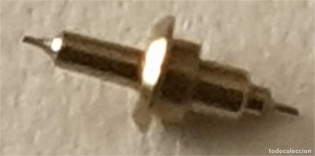 Pe&ccedil;as de reposi&ccedil;&atilde;o de rel&oacute;gios: EJE VOLANTE DE RELOJ KF. GRANA - CALIBRE 180 - IMAGEN REAL AMPLIADA - X