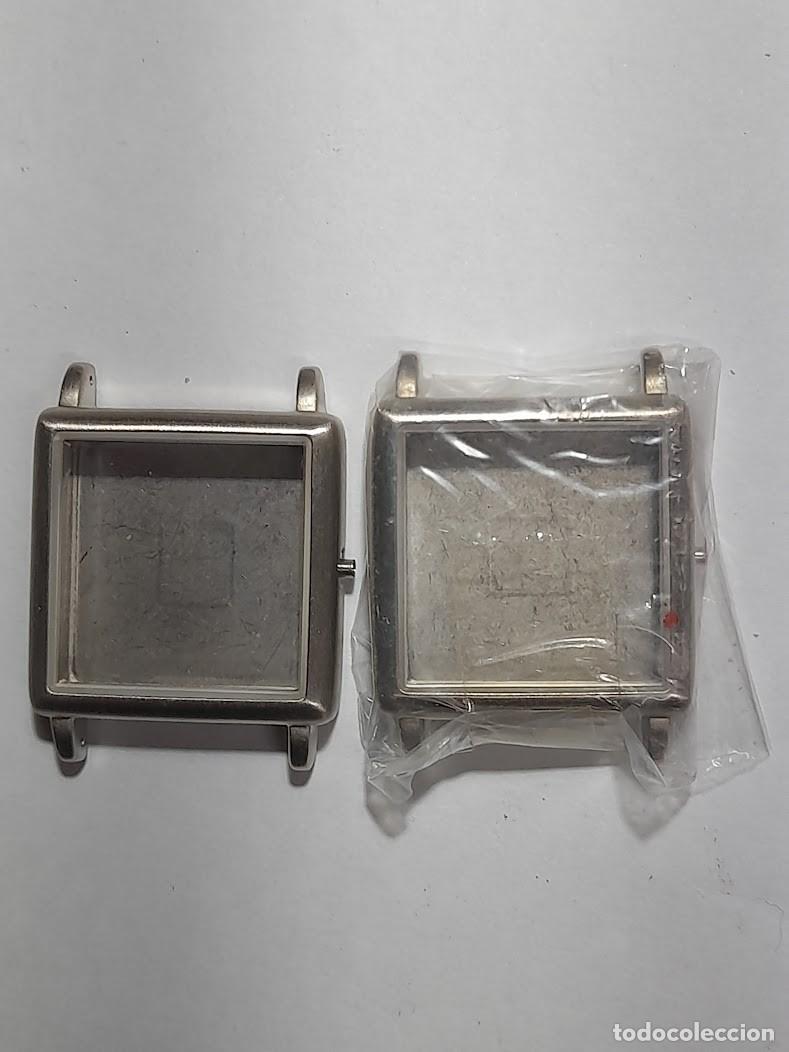 Pi&egrave;ces de rechange de montres et horloges: Dos cajas iguales con medidas 4 fotos (cd-ventas)