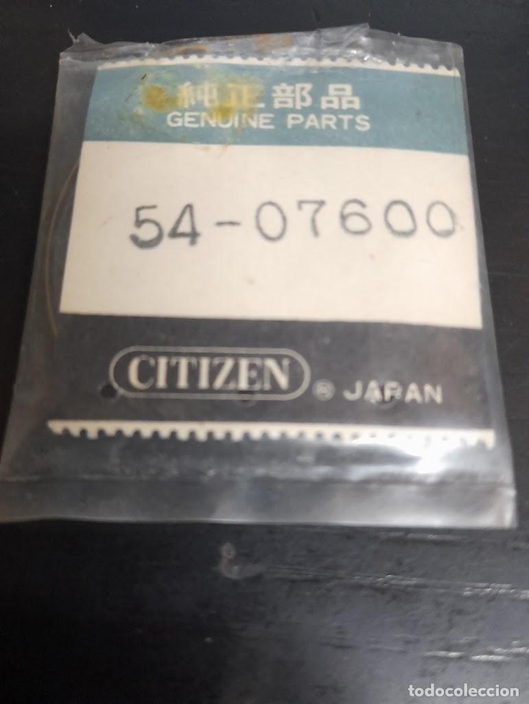 Ersatzteile f&uuml;r Uhren: Citizen - 54 - 07600 - Plex de forma alto - origen -2 fotos - (cd-7027)